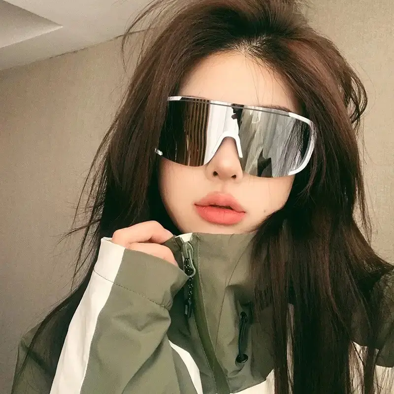 Oversized Shield Sunglasses for Women, 1-Piece Windproof Design with UV Protection for Cycling, Hiking & Outdoor Activity