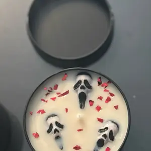 Scream Candle - 8ounce Ghostface Candle
