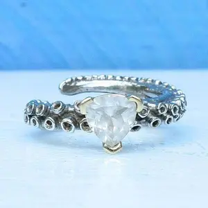 14k White Gold Octopus Tentacle Ring with a white Topaz Stone