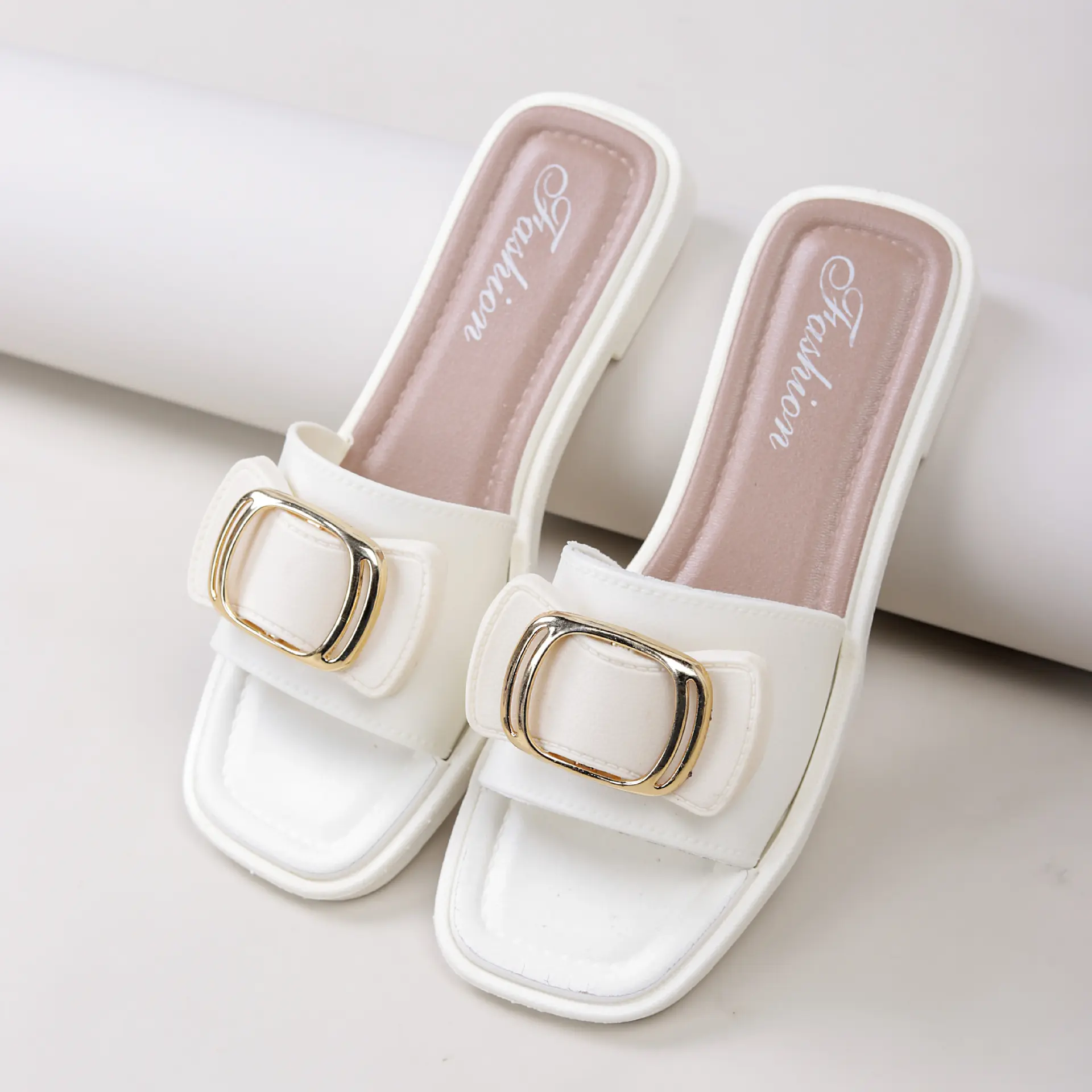 Elegant Long-Handled Apricot