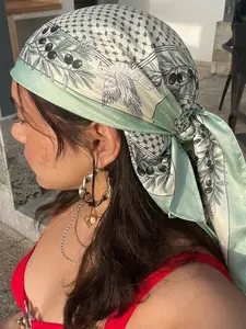 Women's Fashion Satin Headscarf, Breathable Lightweight Comfort, Elegant Leopard Pattern, All-Season Fitted Scarf, Versatile Accessory