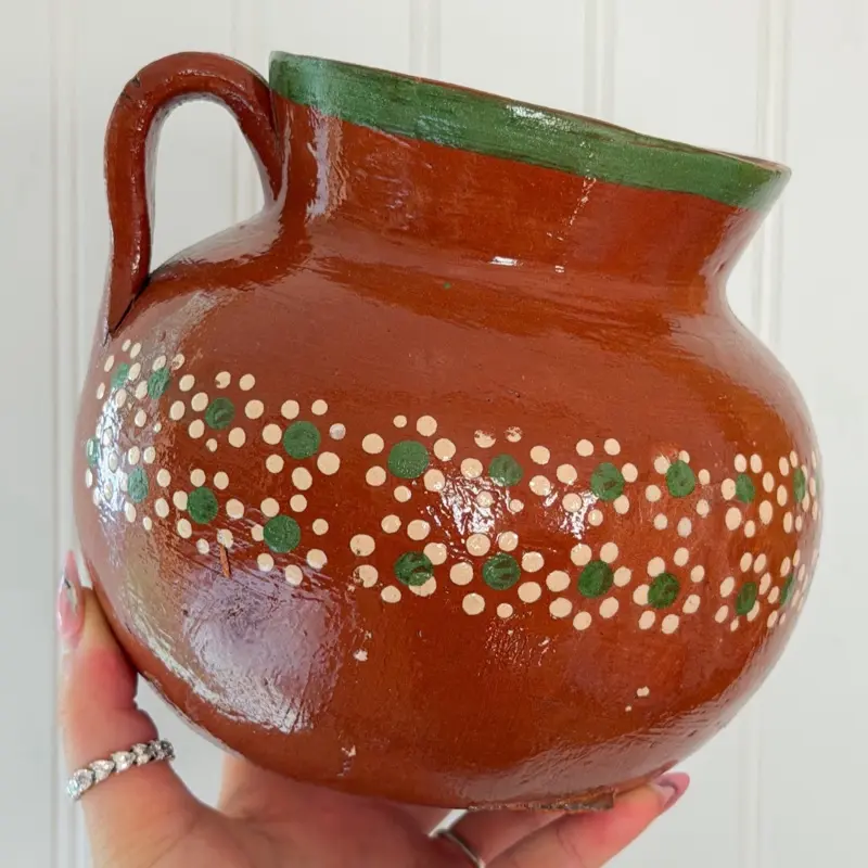 250mL Handcrafted Ceramic Mexican Clay Olla Frijolera Stockpot with Handle - Rustic Pots, Dishwasher Safe Kitchen Cookware with Thermal Design for Authentic Mexican Cuisine, Family Gathering Table Decor