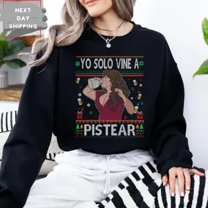 Funny Jenni Rivera Sweatshirt, Yo Solo Vine A Pistear Christmas Crewneck, – Christmas Crewneck Graphic Jenni Sweatshirt, Retro Gangster Mexican Streetwear, Mexican Merry Christmas Top, Full Color Casual Streetwear for Men & Women