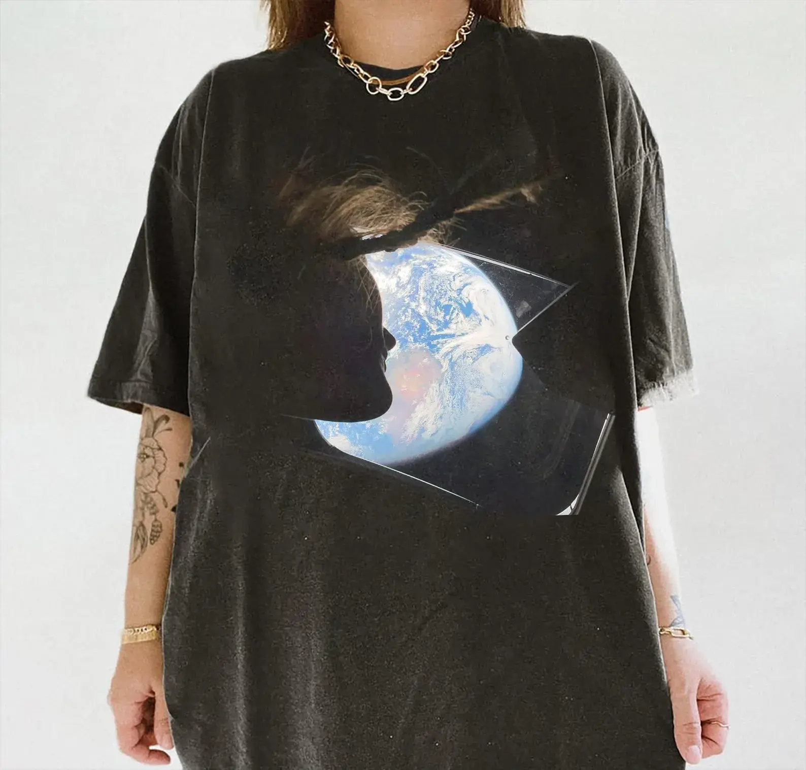 Artemis Orion Window Earth Photo Shirt, Christina Koch Artemis II Shirt, Space Mission Shirt, Orion Spacecraft Apparel, Artemis II Tee