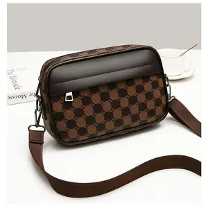 BIGWIG men's messenger bag, men's commuter shoulder bag, travel bag, men's small business bag, fashion pattern men's small bag, high quality PU leather men's messenger bag, shoulder bag gift