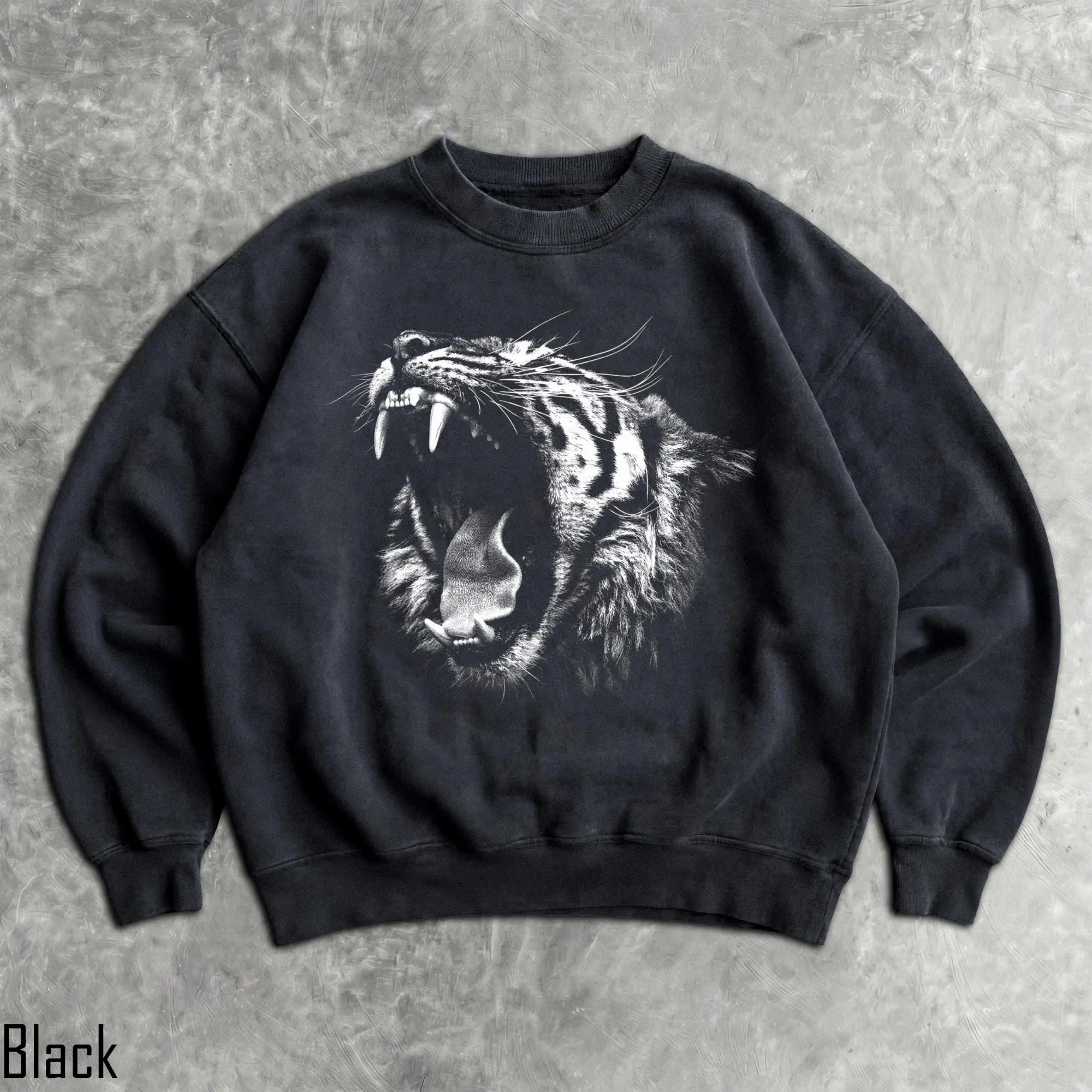 Tiger Graphic Sweatshirt - Unisex Men & Women's Sweater - Vintage Grunge Crewneck - Gothic Wildcat Sweater - Retro Animal Pullover