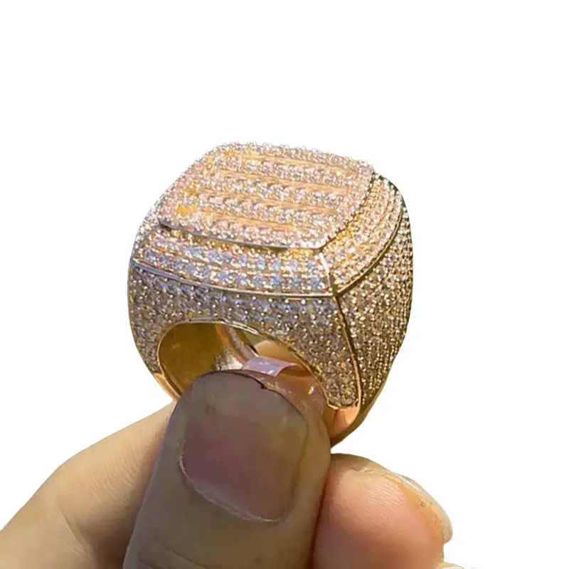 A fashionable and cubic Synthetic Zirconia ring is the ideal choice for hip-hop fashion jewelry gifts.engagement ring wear  forever  ring