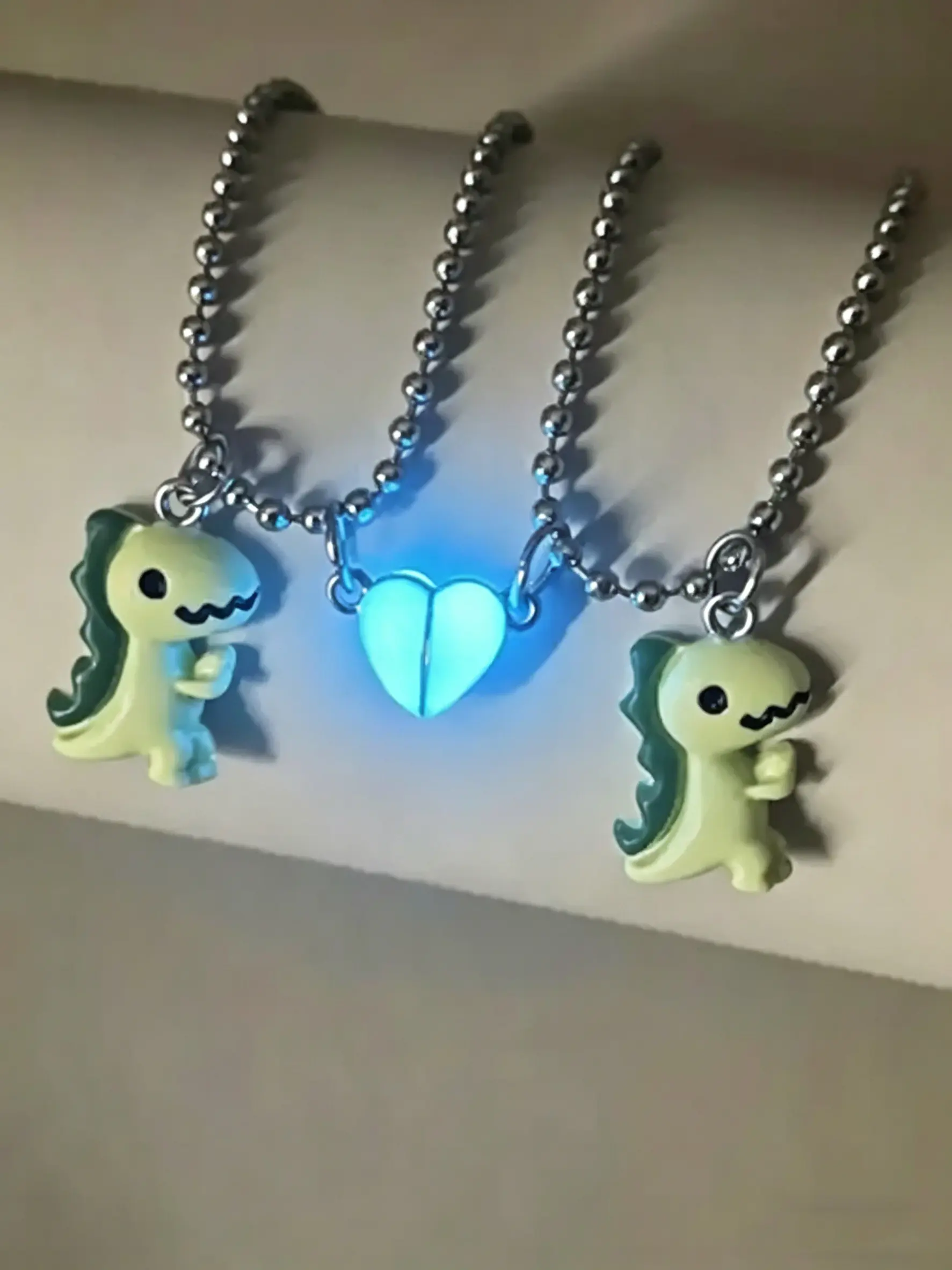 Matching Glow Necklaces, Fashion Friendship Necklace for Best Friends/Couples, Dinosaur & bear designs with luminous magnetic heart, Durable & stylish, perfect as anniversary, birthday gift, Heart-shaped magnet attracts when close, glowing in the dark