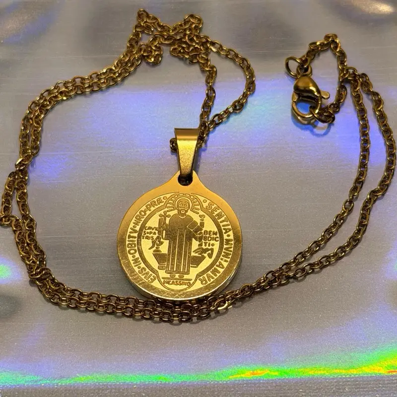 Medalla de san Benito pequeña para niños