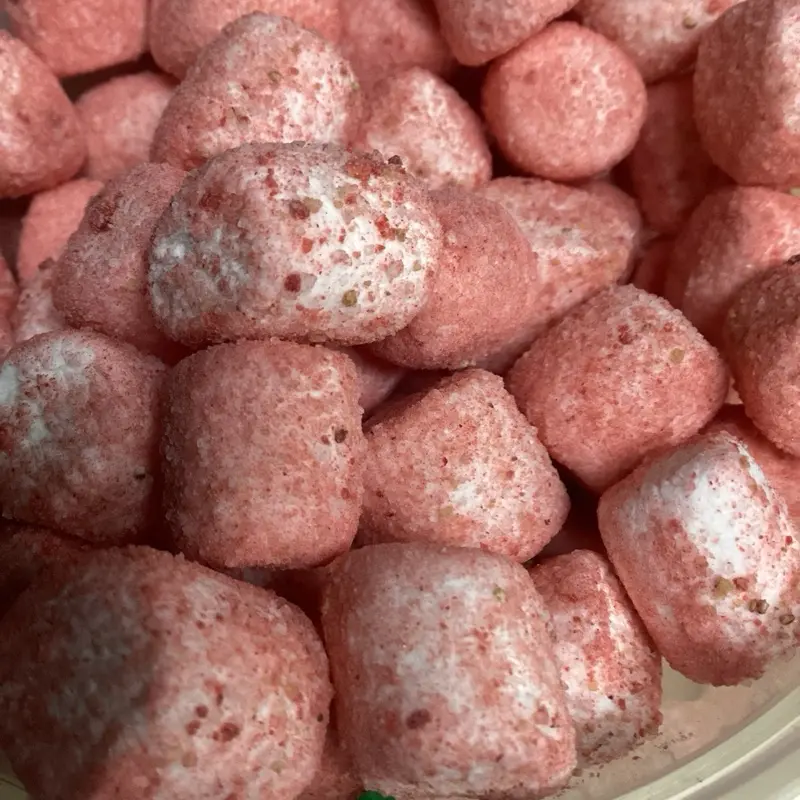 Strawberry Cheesecake Freeze Dried Marshmallows *crunchy* *delicious * *not sticky *