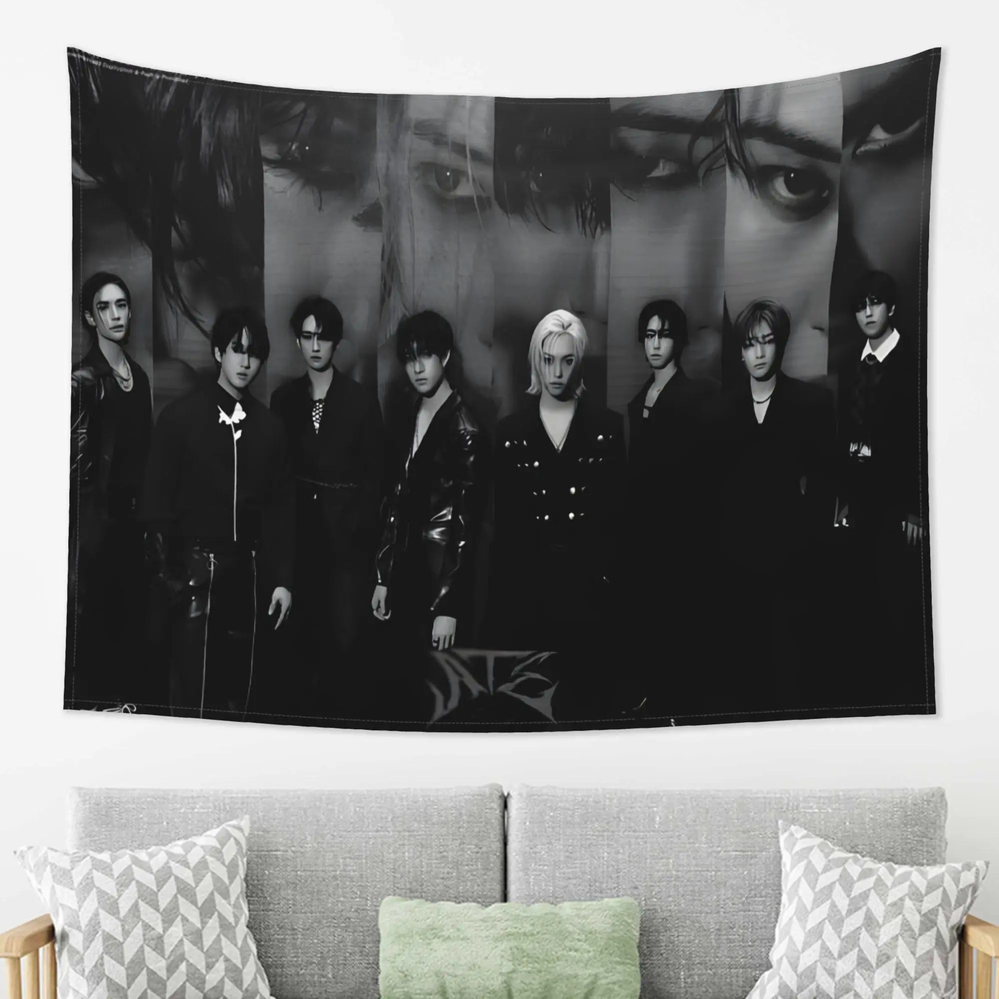 1-piece SKZ collection Korean drama-inspired wall tapestry poster, featuring the names of the cast members. Korean drama wall decoration suitable for SKZ fans and for room decoration in a Korean drama style. Solid Color Decorative Lightweight Backdrop tik