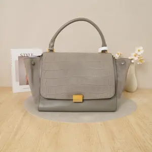 Pre-owned Celine Leather Tote Bags 11.8" Medium Tote Bag DS048983 A120