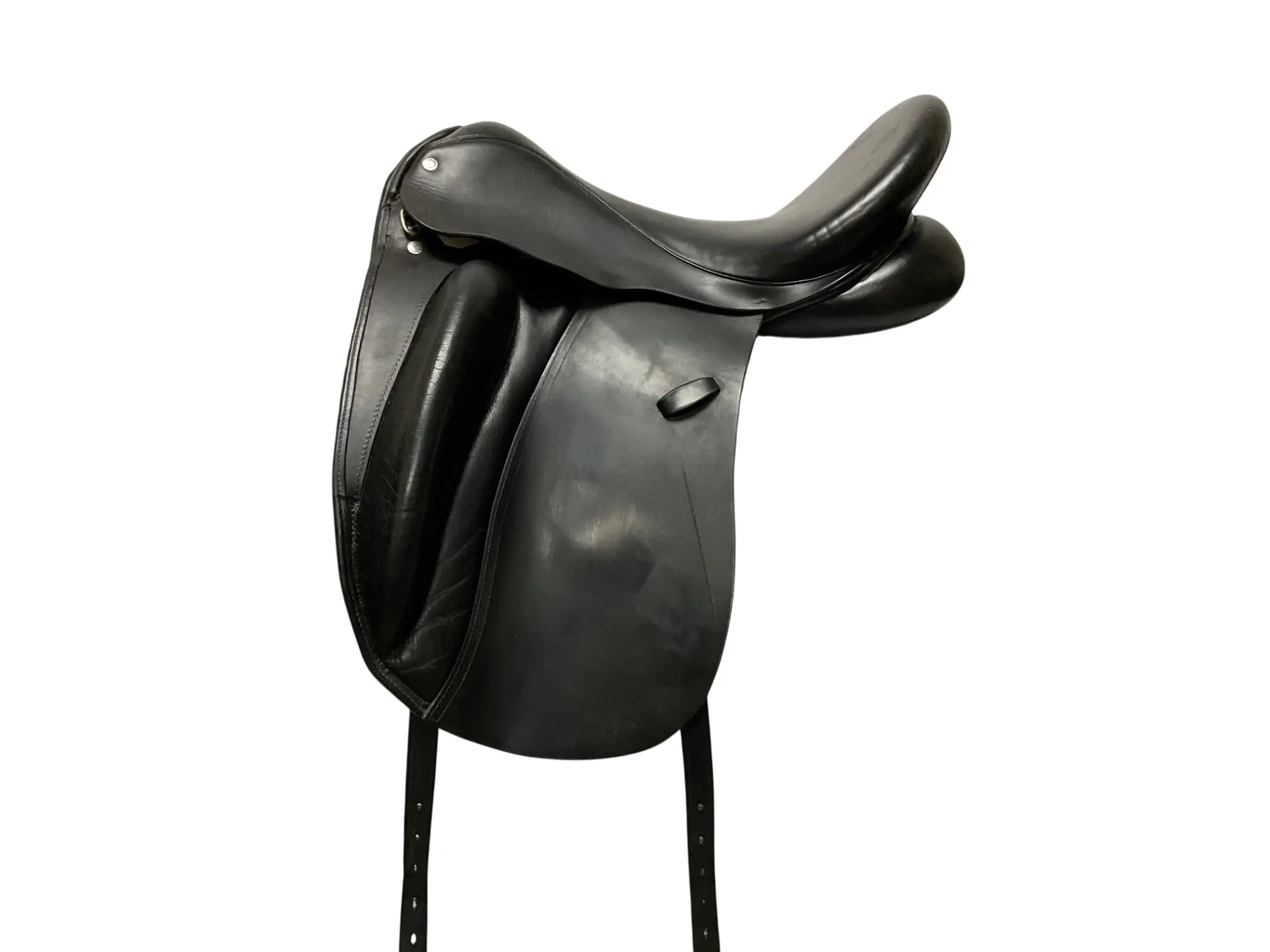 Used Black Leather Dressage Saddle, 18 in Deep Seat, Medium Tree, 16.5 in Flaps, External Long Angled Blocks, 3 in Deep Rear Gussets, 3‑ Deep Rear Gussets, Age: 13 Years Old