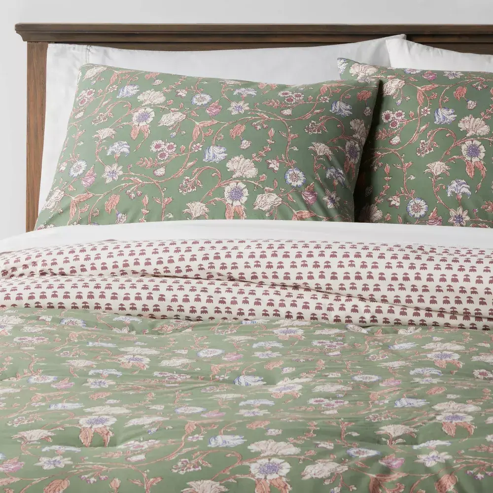 Threshold King Size Cozy Reversible Quilt & Sham Set, 3pc Green Floral Aesthetic Bedding Set for Bedroom Decor, Cozy Bedding Set