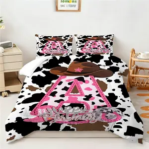 [Comforter Set] 2/3pcs Personalized Cow Print Western Birthday Comforter Set | Pink 26 Letter Cowboy Hat Design, Soft Microfiber Bedding Set for All Seasons, Ideal Birthday Gift for Her, Twin/Full/Queen/King Sizes AvailablePillow Insert Not Included