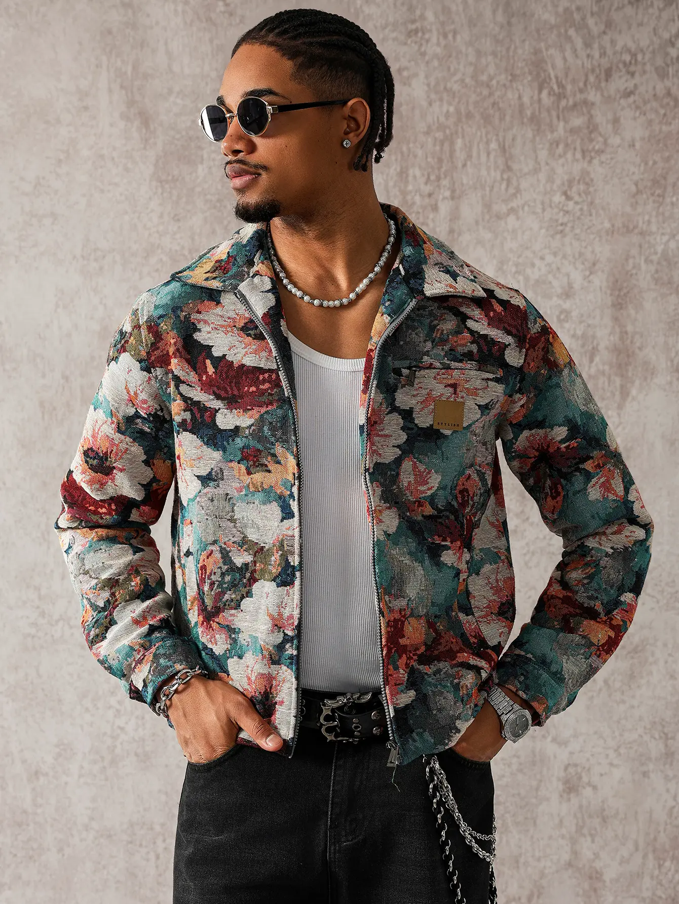 Men’s loose floral jacquard jacket with a turn-down collar, zipper closure, and long sleeves; vintage floral textured woven casual jacket; long-sleeve zip-up shirt-style jacket suitable for autumn and winter; streetwear outerwear ideal for casual wear.