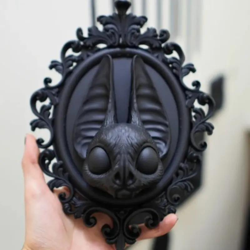 1pc Gothic dark style bat relief decorative wall hanging, Hanging room decor, Dark Academia Decor, Halloween decorative wall hanging, essential decorative tag for bat lovers, resin handicraft Ornaments, Home Wall Decoration, Interior Wall Decor