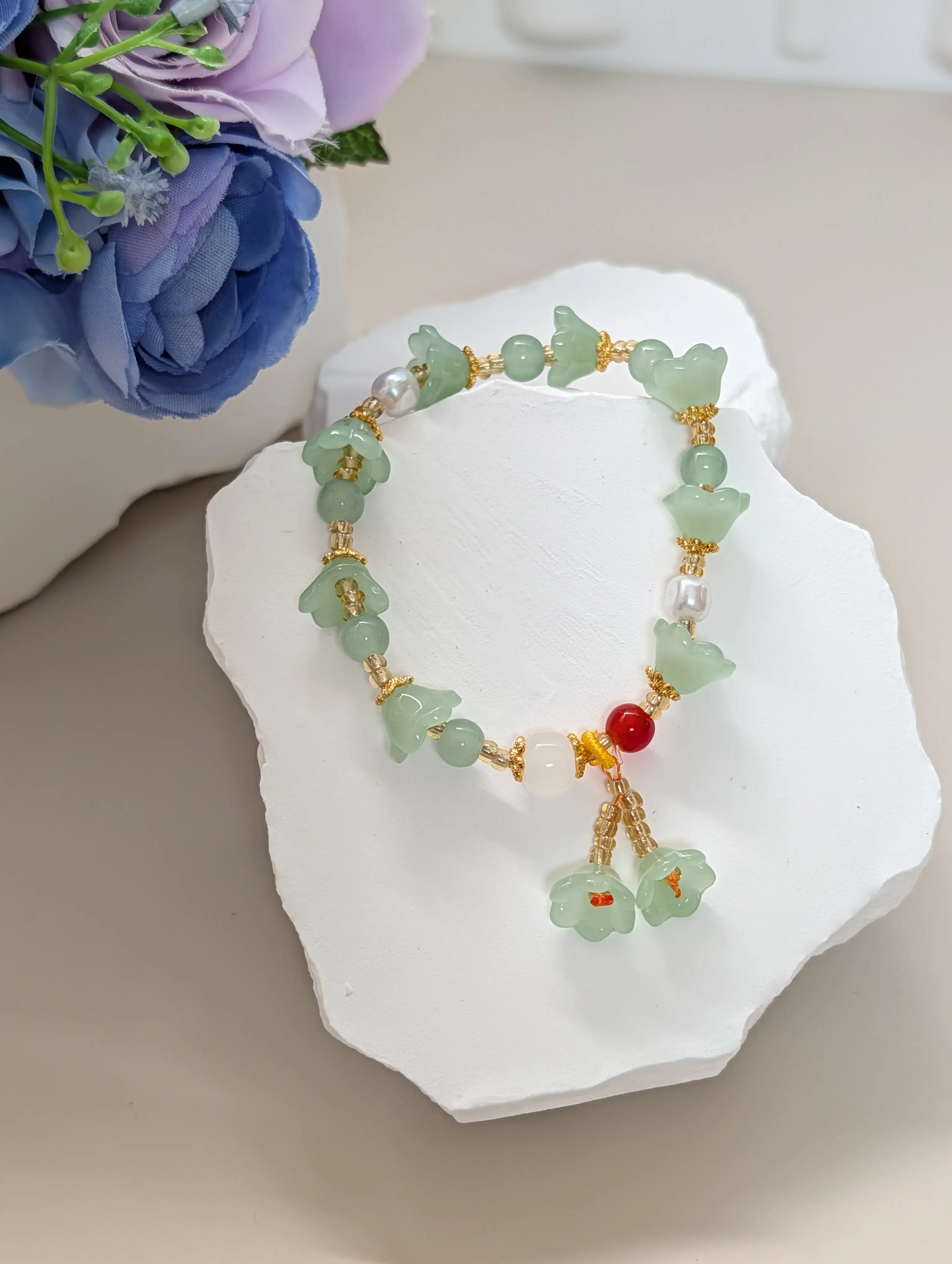 Women's Coral Pink Kaleidoscope Design High Quality Artisanal Eco-Friendly Costume Jewelry Colored Glass Beads Bracelet-Bangle, Versatile Stacking Accessory for Daily Casual Wear, High Quality Bracelet
