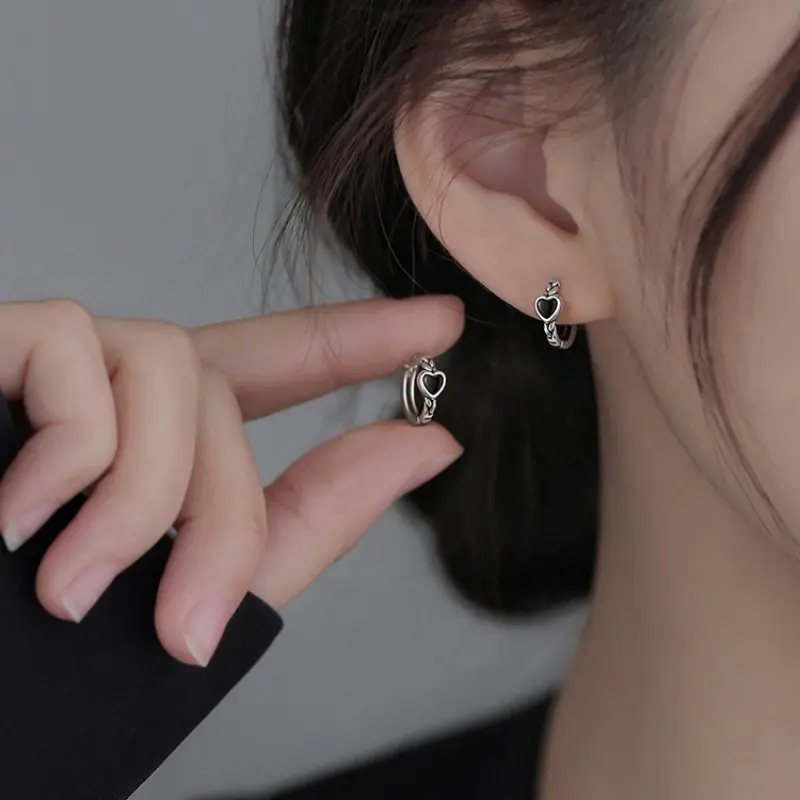 Soco Black Exquisite Glazed Heart Earrings for Women DDES0476 Vintage Fashion Simple Minimalist Style S925 Silver Stud Earrings 14K Gold-Plated