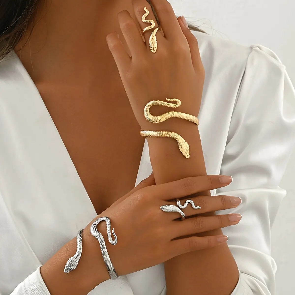 Bohemian Vintage Chic Snake-shaped Open Bangle Ring Set Of 2pcs Bohemian Vintage Chic Snake-shaped Open Bangle Ring Set Of 2pcs