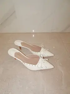 Lillie Pointed Toe Kitten Heel - White