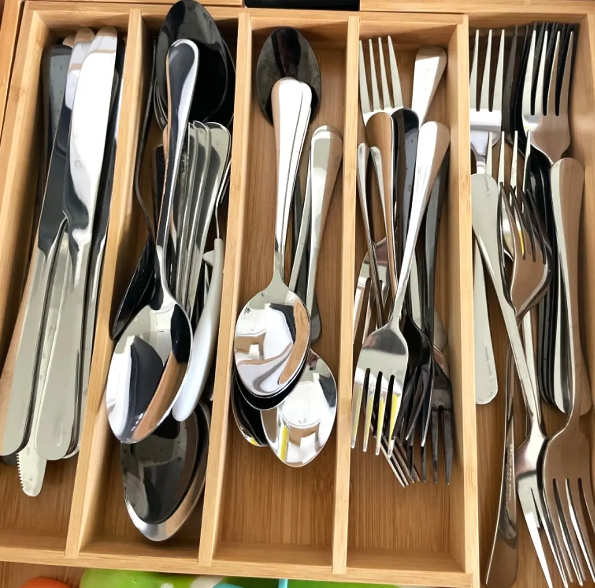 20-Piece Elegant Silverware Cutlery Set Stainless Steel