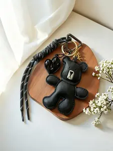 Cute Bear Charm, Three Colors Available Bag Pendant Bag Decoration Charm With Love And Woven Rope Not Easy To Rust Suitable For Backpacks And Keys Couple Ornaments Best Friend Ornament Keychain