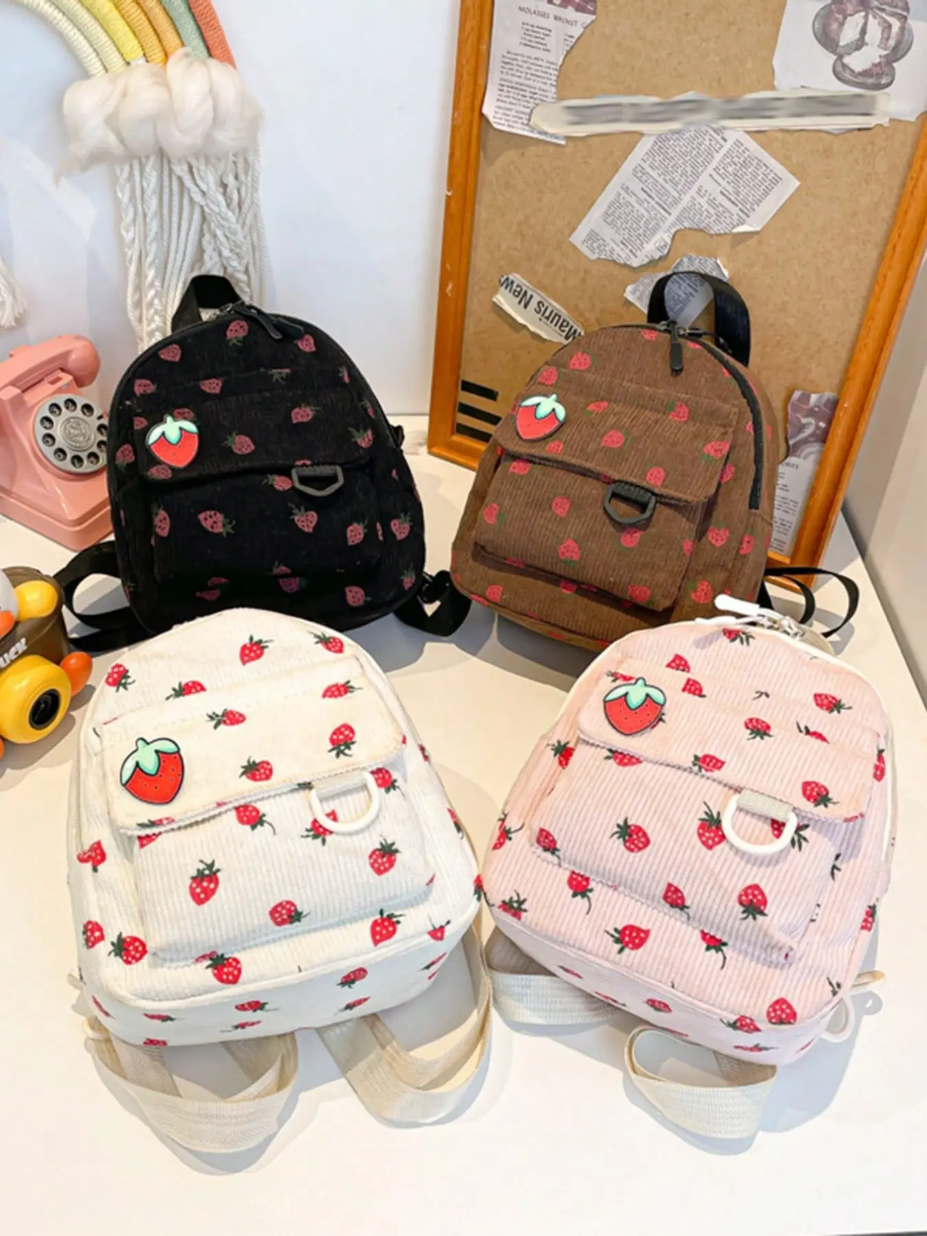 Strawberry Pattern Mini Backpack, Portable Cute Design, Phone Bag, Key Holder, Lightweight Casual Backpack, Unisex Small Travel Bag, Cute Versatile Backpack, Cute Backpacks