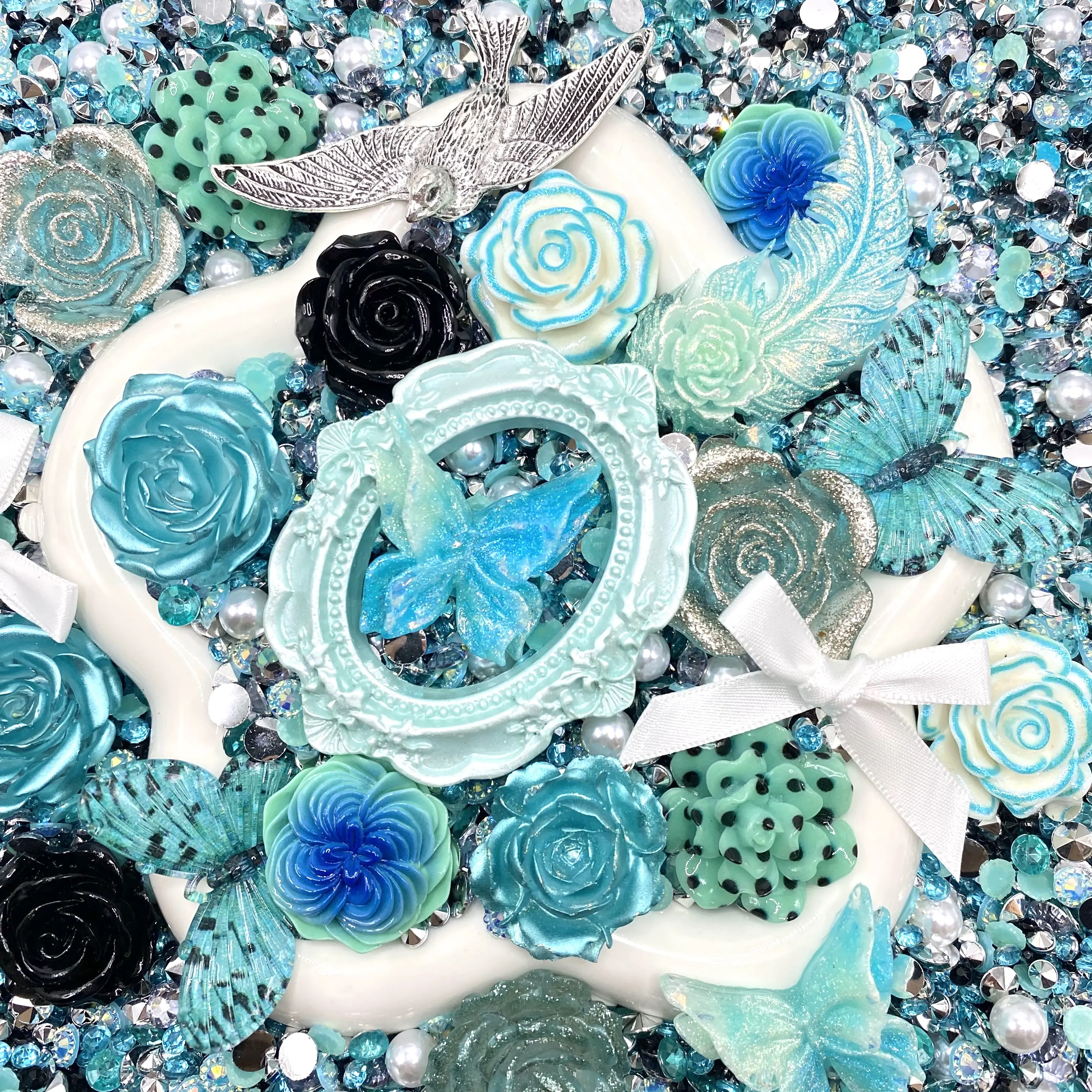 Turquoise Garden - Rose Rose Bouquet - 20-30mm Resin Cabochon Mix for DIY Deco Crafts Whipped Cream Glue, Resin Art, Frame & Mirror Decoration