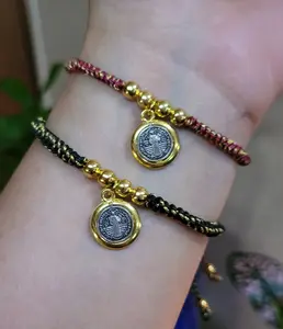 Pulseras Ajustables San Benito con hilo trenzado/ Adjustable Saint Benedict bracelets with braided thread