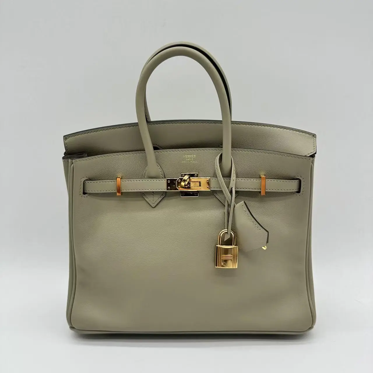Pre-owned HERMÈS leather Tote Bags Birkin Handbag Sauge Swift with Gold Hardware 25