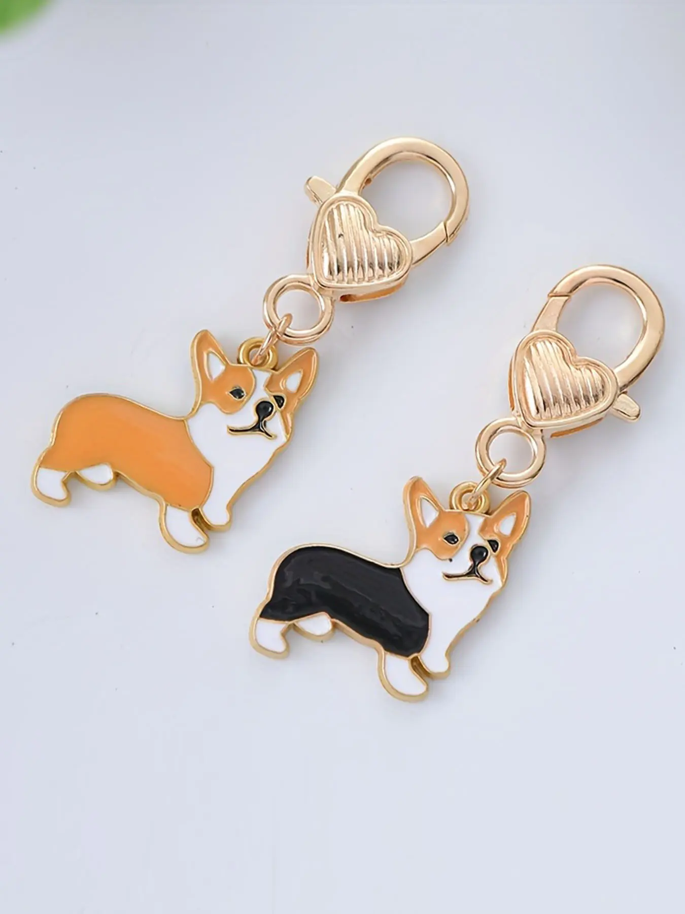 Golden-Tone 2pcs Cartoon Corgi Keychain Set - Heart Charm, Cute Dog Pendant for Couples - Creative Small Gift Idea, Keychain Jewelry