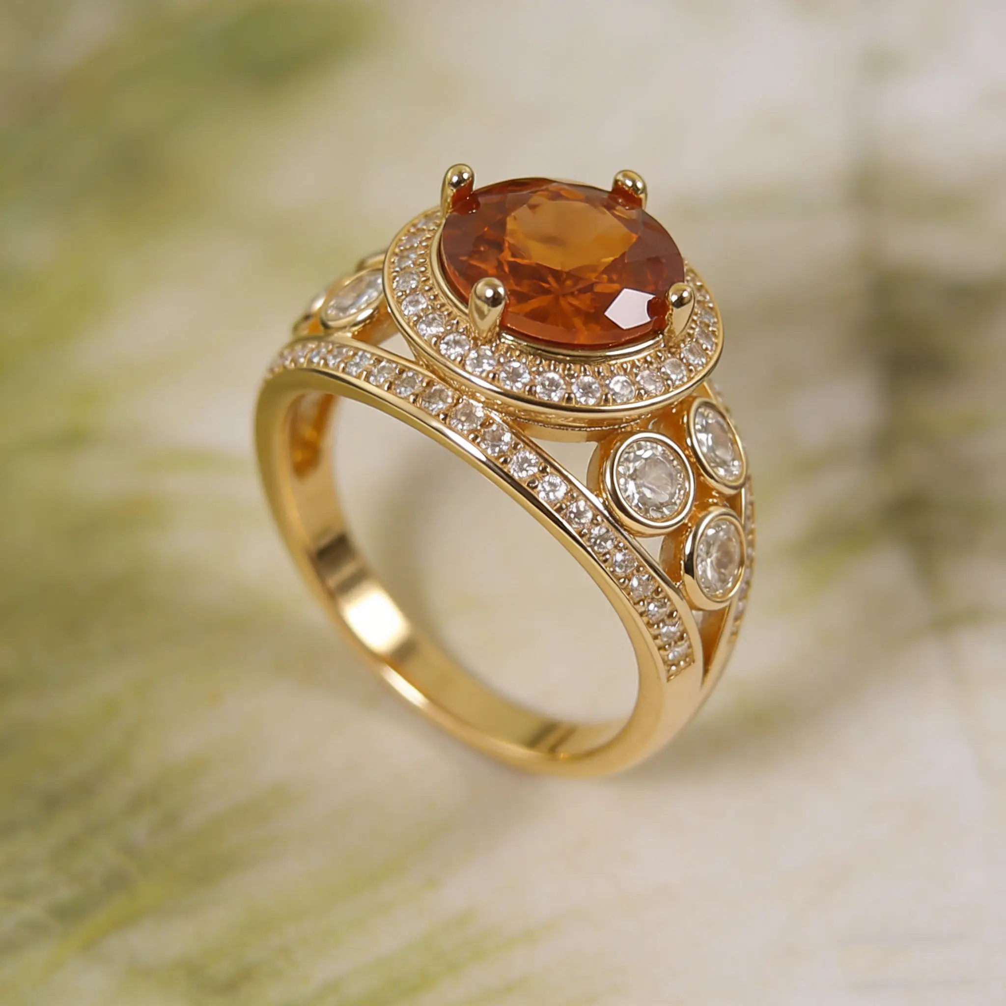 Luxurious orange synthetic zircon ring, women's gold vintage cocktail ring, elegant wedding and party jewelry gifts