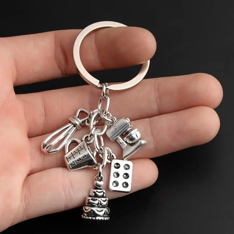 [Kitchen Keychain] 1pc Kitchen Utensils Keychain For Men - Cake Pizza Pan And Fork Model Key Ring - Small Gift, Charms Keychains, Everyday Carry Keychains