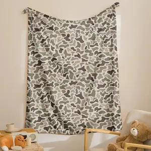 Lightweight Camo Flannel Throw Blanket - Soft 280GSM Fleece for Bed & Couch - All-Season Cozy Travel & Camping Blanket
