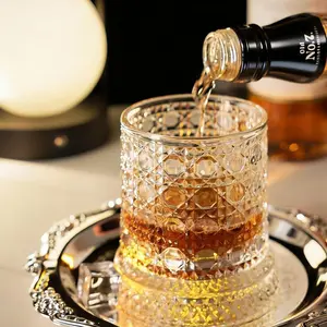 Light luxury 360° rotating crystal whisky glass star-sectioned decompression wine glass European high-end bar gift cup