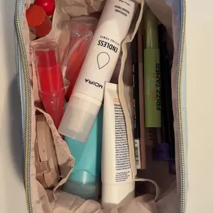 BAGSMART 2 Size Makeup Bag, Puffy Padded Travel Cosmetic Organizer for Women, Wide-Open Makeup Case for Toiletries, Accessories, and Brushes tiktokshopsummersale tiktokshopbacktoschool