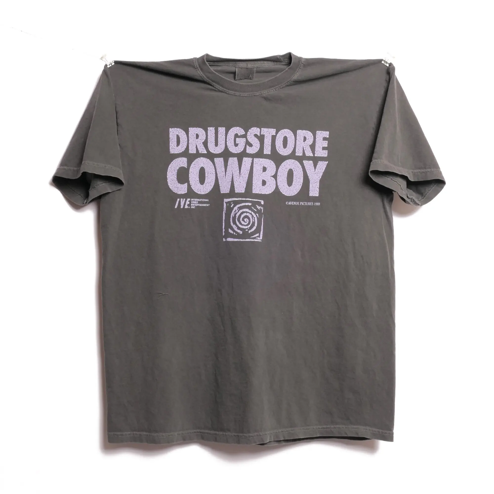 [Sale Up To 40%] Drugstore Cowboy Movie Promo Tee 1989 Gus Van Sant Film Matt Dillon Kelly Lynch Young American Love Story Shirt