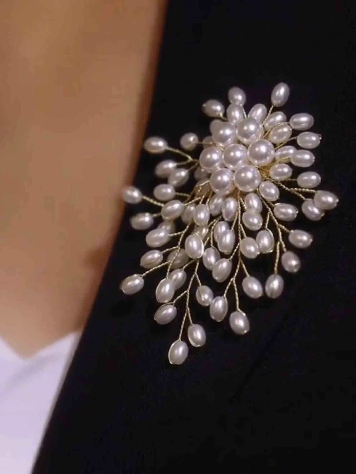 French Style Faux Pearl Firework Design Brooch, Fashion Accessory, Elegant Versatile Women's Wedding Party Chest Flower, Stylish Lapel Pin for Dresses