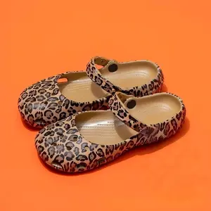 Women’s Leopard Print Clog Sandals – Lightweight Slip-On Comfort Shoes, Casual Summer Flats for Everyday Wear, Trendy Garden & Beach Footwear