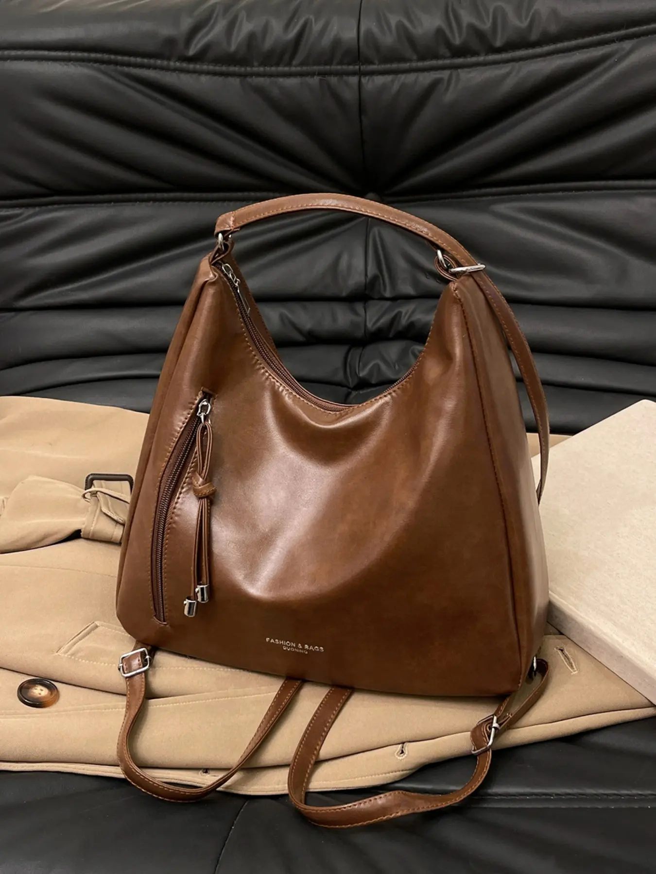 Simple and casual versatile texture shoulder bag, fashionable and personalized niche large capacity daily backpack, with external zipper pocket design, can accommodate tablets and headphones, suitable for commuting and shopping, Stylish Daypacks
