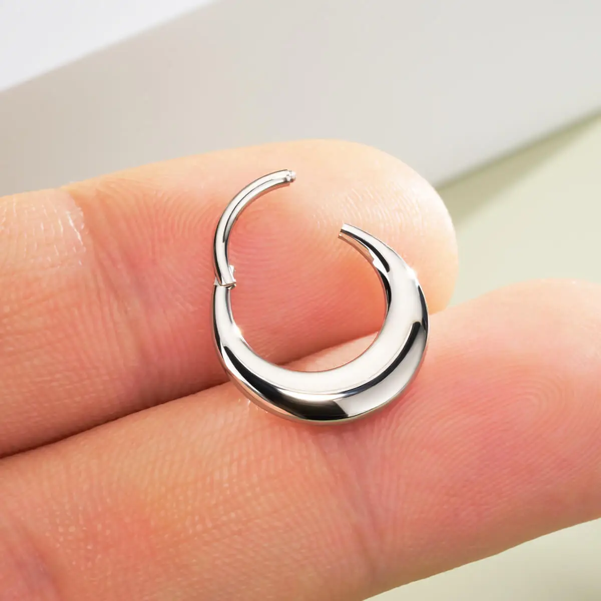 Oufer 16G Chunky Hinged Segment Septum Ring Body Piercing Jewelry