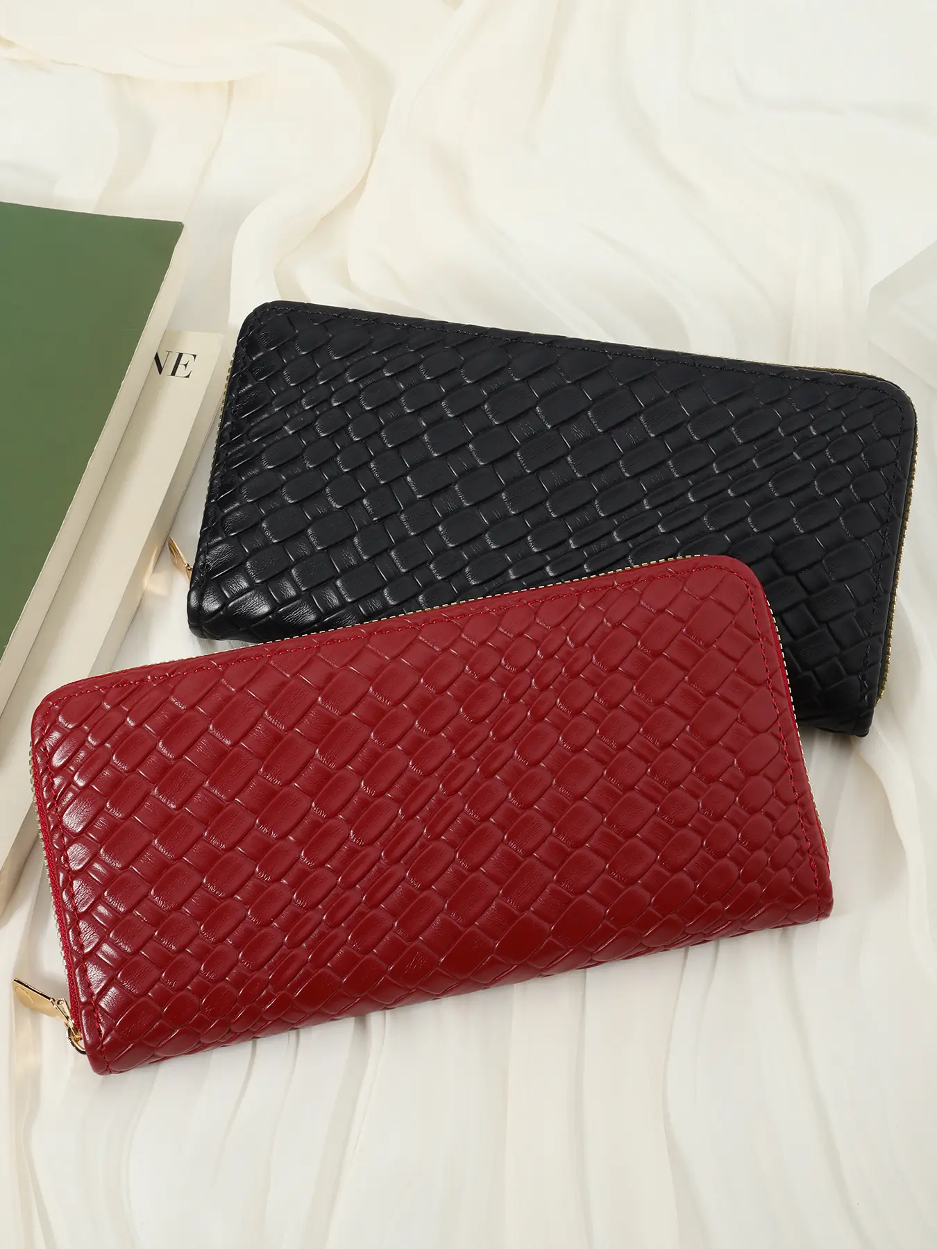 Women's minimalist long wallet, classic solid color long wallet, fashionable zipper wrapped long wallet, lightweight and portable small mobile phone and credit card wallet, suitable for outdoor, travel and back to school, Stylish Wallet