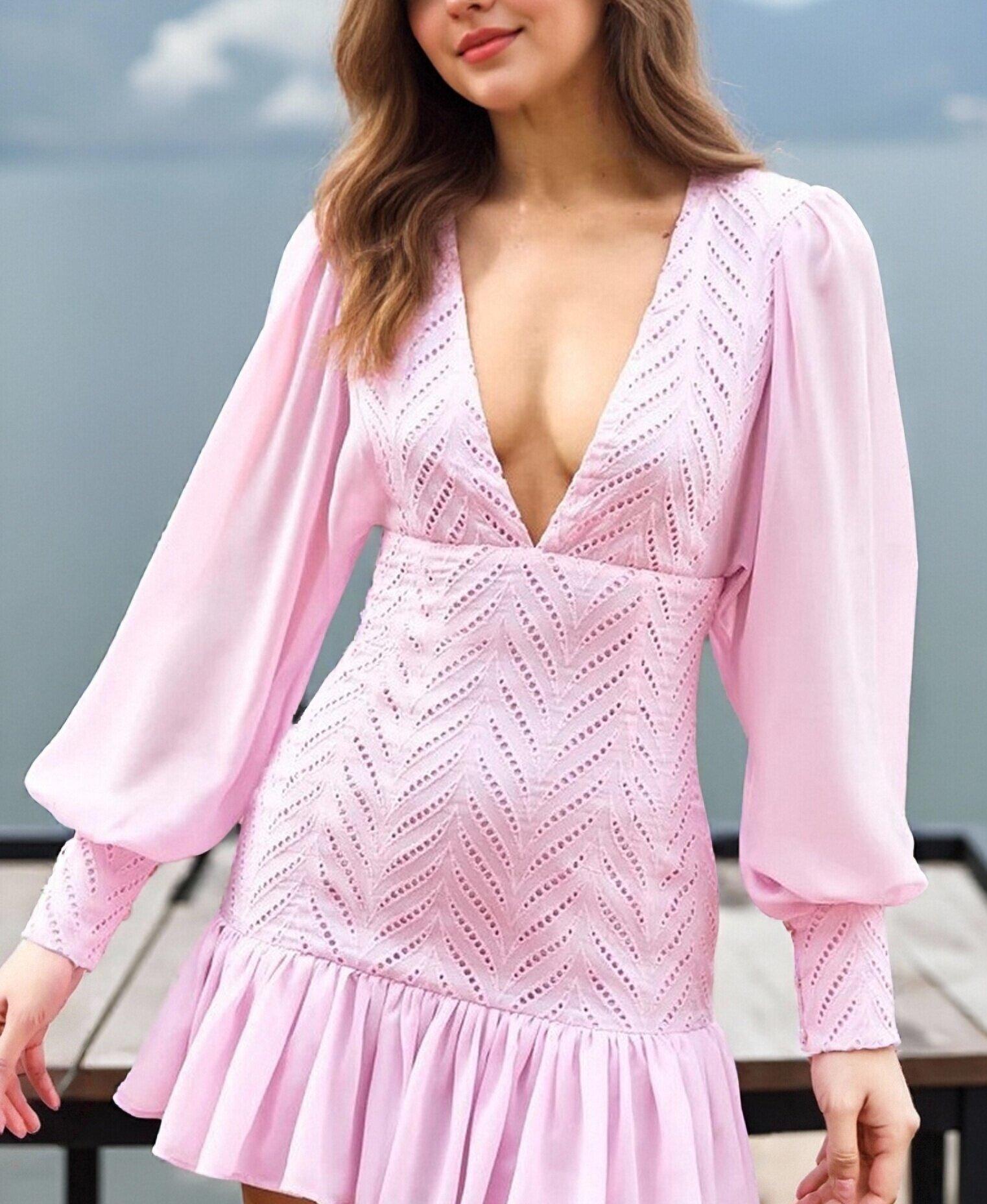 Women's Lantern Sleeve Deep V-Neck Long Sleeve Dress Ruffle Hem Fashionable Sexy High-Waisted Short Skirt