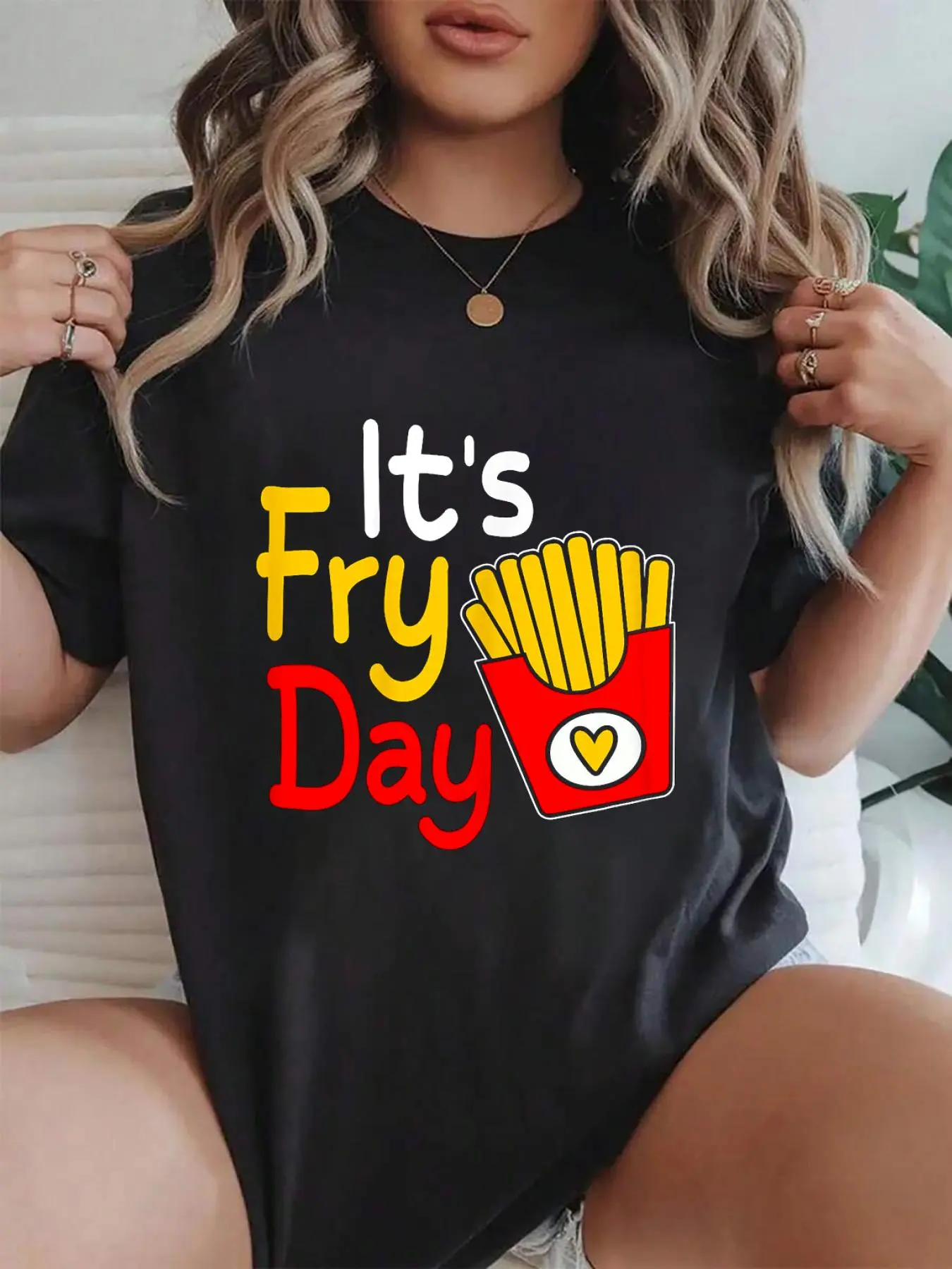 100% cotton Happy Fries-day Funny French Fries day It's Fry Day Food Printed T-shirt, Short-sleeved Crew Neck Casual Top, Suitable For All Seasons, Women's Wear
