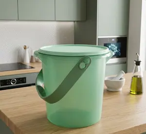 Green 8.5L Bucket with Lid & Handle - Simple Functional Storage Container for Everyday Tasks