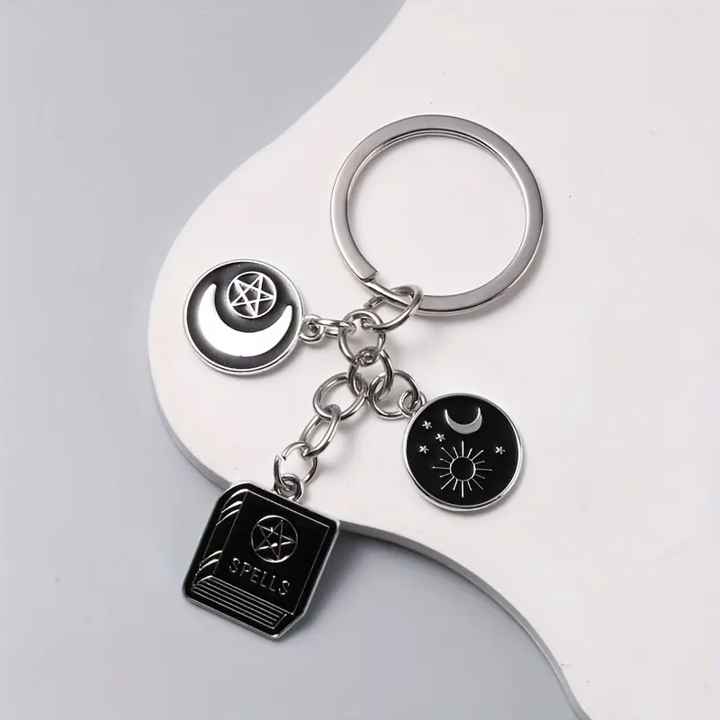 1Pc Black Magic Book Alloy Keychain, Fashion Accessory Keychain, Multifunctional Car Key Accessory, Suitable for Birthday and Halloween Gifts