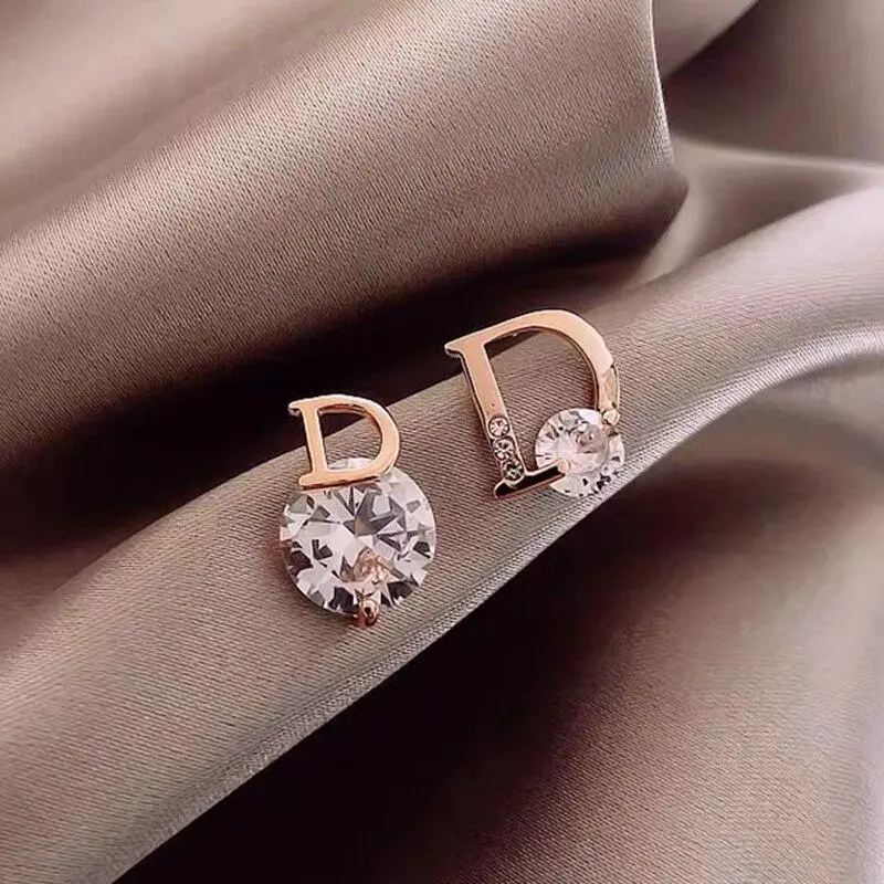 Letter D Earrings For Women Shiny Zircon Stud Earrings Light Luxury European and American Earrings Party Wedding Jewelry Gifts K