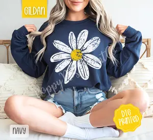 Daisy Sweatshirt, Cute Floral Sweater, Trendy Women's Crewneck, Gift for Her