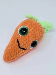 Carrot Sensory Buddy - Orange Toy with Green Eyes and Leaf Detailing for Sensory Play for Kids - Vibrant Orange Texture & Fluffy Green Tops - Safe for All Ages - 7" x 4"